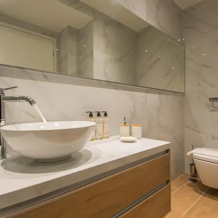 Oikos Luxury 아파트